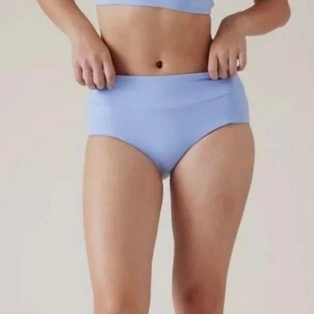 Athleta Essential Swim Boyshort Bikini Bottoms in Swallowtail Blue - Medium